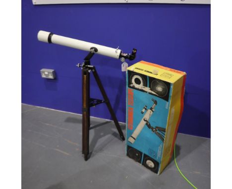 Astronomical telescope, model 330, D=60mm F=710, wooden tripod, made in Japan, complete &amp; boxed. Not available for in-hou