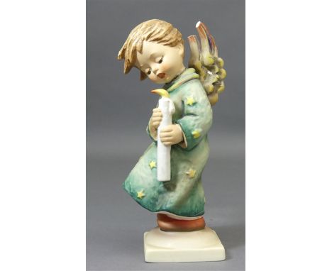   Hummelfigur Putto mit Kerze, Flügel beschädigt, Manufaktur Goebel, h 18 cm,           