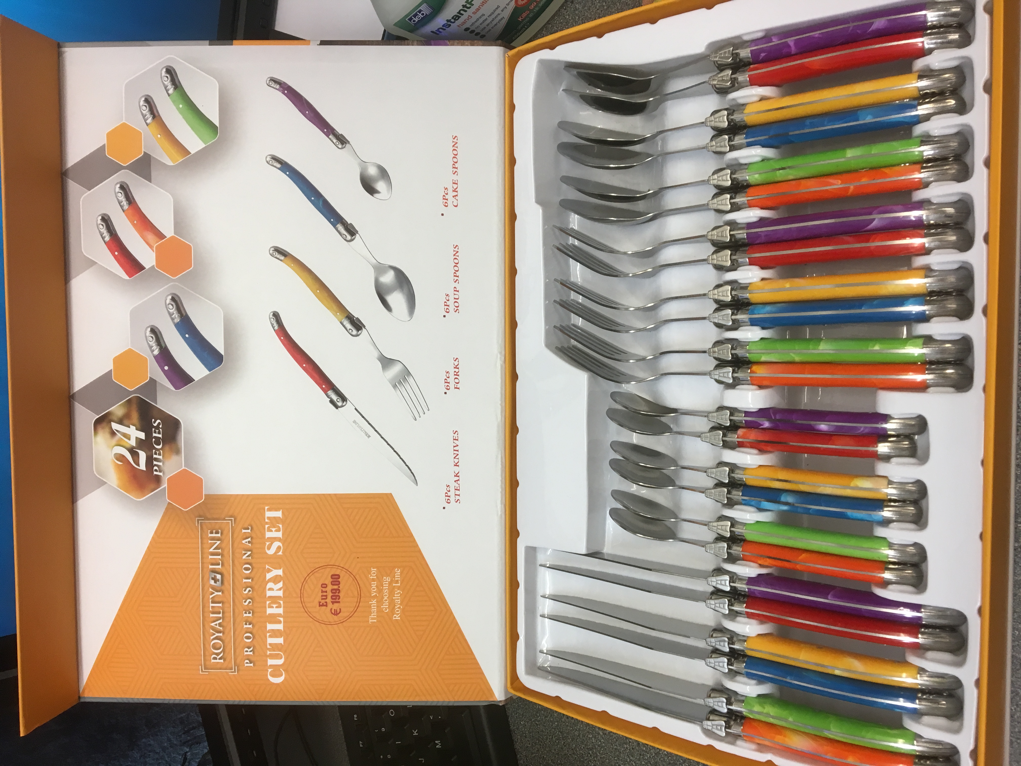 V Brand New 24 Piece Professional Cutlery Set Inlcuding Steak (Sharp