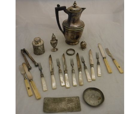 An Edwardian silver tea caddy of small proportions (by Atkin Brothers, Sheffield 1902), two silver peppers, a plated water ju