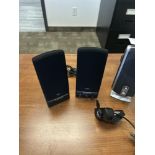 LOT: (4) haut-parleur+camera