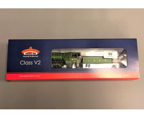 Bachmann - 31-550B Class V2 4771 'Green Arrow' LNER Doncaster Green, boxed. (1)