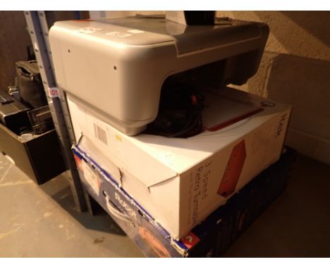 Box robot cleaner three speed retro turntable and a printer 