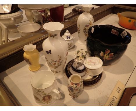 Mixed ceramics including Aynsley and a Watcombe planter