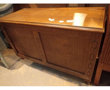 Vintage style oak blanket chest with lifting lid 