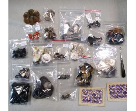 A mixed collection of old buttons, types include livery, Scottish, mother of pearl, silver etc (a small box)  