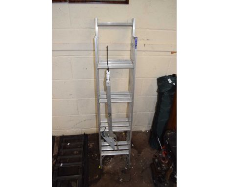 An extending ladder