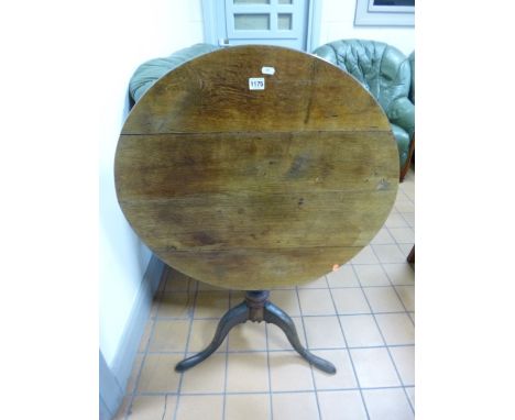 A GEORGIAN OAK CIRCULAR TILT TOP TRIPOD TABLE 