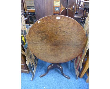 A GEORGIAN OAK CIRCULAR TILT TOP TRIPOD TABLE 