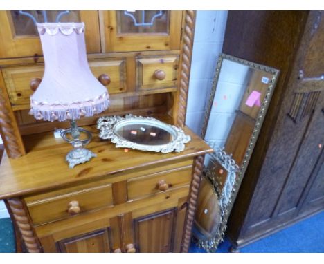 FOUR VARIOUS WALL MIRRORS, and a table lamp with shade (5) 