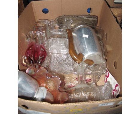 Box of assorted glass and metal ware to include Piquot ware, hot water jug, milk jug and sucrier, glass bud shaped vase, carn