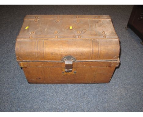 Vintage tin trunk. 