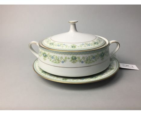 NORITAKE DINNER AND TEA SERVICE, with floral and gilt decoration