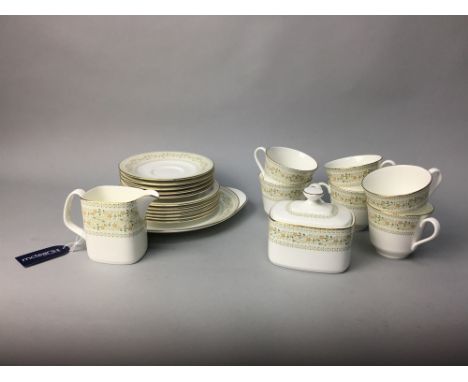 ROYAL DOULTON PAISLEY PATTERN SIX PLACE TEA SERVICE