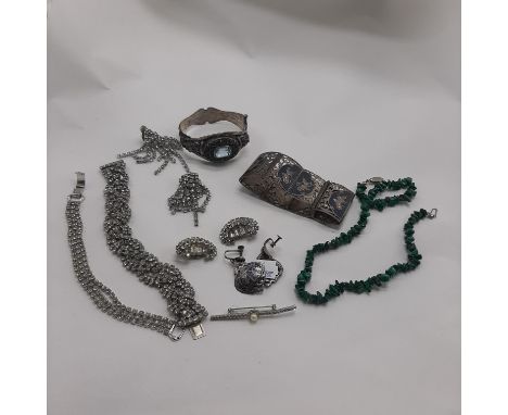 SET OF VINTAGE SIAM SILVER JEWELLERY WITH CHRYSOPRASE NECKLACE &amp; OTHER COSTUME JEWELLERY