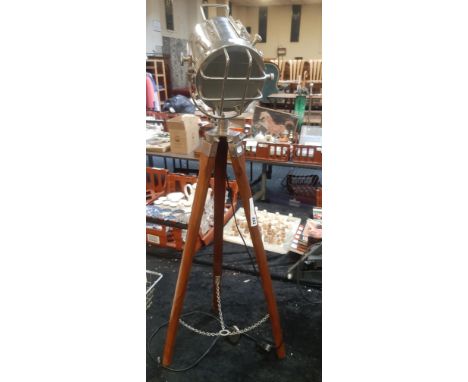 SPOT LIGHT ON TRIPOD