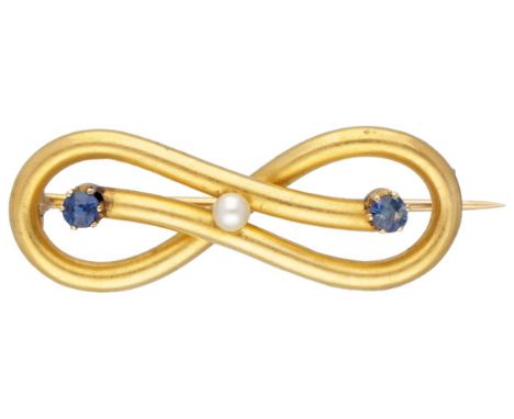 Hallmarks: eagle head (French), unclear French maker's mark. Set with 2 faceted natural sapphires of approx. 0.28 ct. in tota