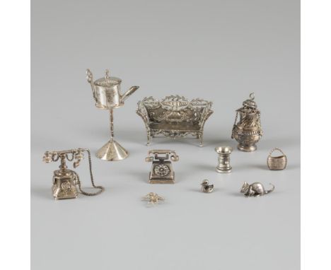 Consisting of a tradition "snot nose" oil lamp, church censer (also called thuribulum) and a bench. Netherlands / Italy, vari
