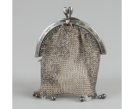 Fitted with a chain mail pouch and a semi-circular bracket with engraved decorations. Germany, Pforzheim, Lutz &amp; Weiss, 2