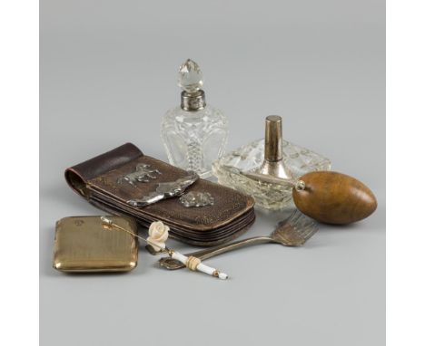 Including a case, flask and bacon fork. 20th century, hallmarks: various hallmarks - signs of use and dents. 561 grams, 925/1