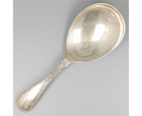 Large, sleek model with pearl rim. Netherlands, 1881, hallmarks: lion, Minerva, illegible maker's mark, G - traces of use. 11