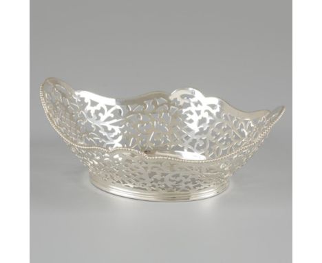 Oval model with openwork sides, soldered pearl rim and double edging on the foot. The Netherlands, The Hague, D.J. Aubert, 20