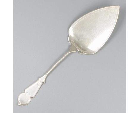 With partly twisted stem and engraved details. Netherlands, Utrecht, C.L.J. Begeer, 1909, hallmarks: lion, Minerva, maker's m