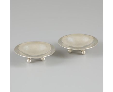Round model with hammered decoration, standing on 3 soldered ball feet. Germany, Schwäbisch Gmünd, Wilhelm Binder, late 19th 