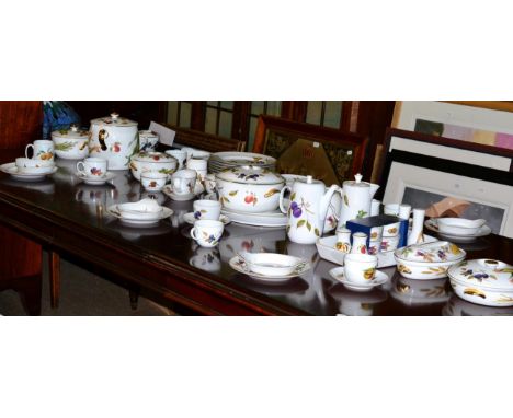 A large group of Royal Worcester Evesham pattern dinner/tea wares 