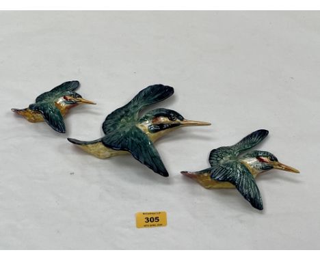 A set of three Beswick graduated kingfisher wall plaques, shape 729.