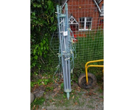 A four arm rotary clothes line.