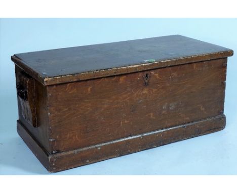 AN EARLY 20TH CENTURY STAINED PINE TRUNK100cm wide; 44cm high
