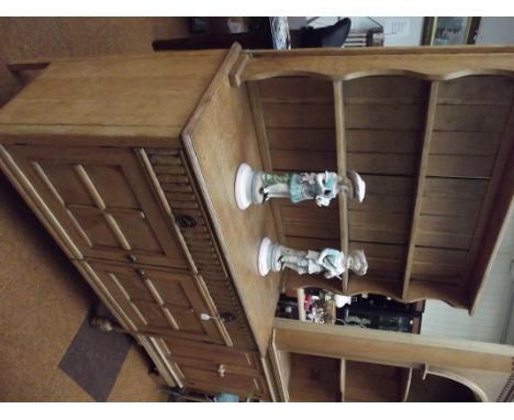Good quality light oak Welsh dresser