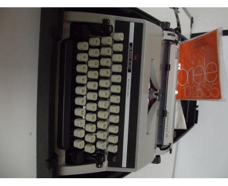 Gabriele 25 cased typewriter 