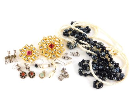 A group of costume jewellery, to include faux pearl necklace, two gold plated and paste stone set brooches, silver and other 