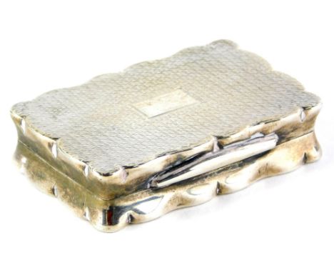 A George V silver rectangular snuff box, the hinged lid engraved with engine turned decoration and a vacant cartouche, Birmin