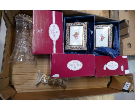A mixed collection of items to include Wedgwood clio playing card boxes with floral decoration (boxed) together with a quanti