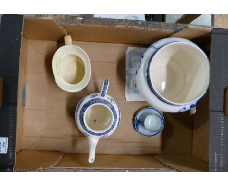A mixed collection of items to include large Royal Doulton faux blue decorated planter, similar seriesware jug, Wedgwood Wesl