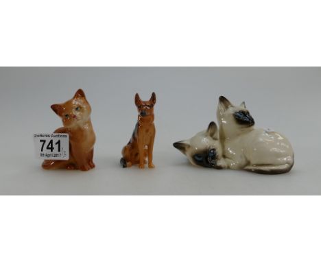 Beswick Kitten 1436, Siamese Kittens 1296 together with Royal Doulton K series Alsatian (3)