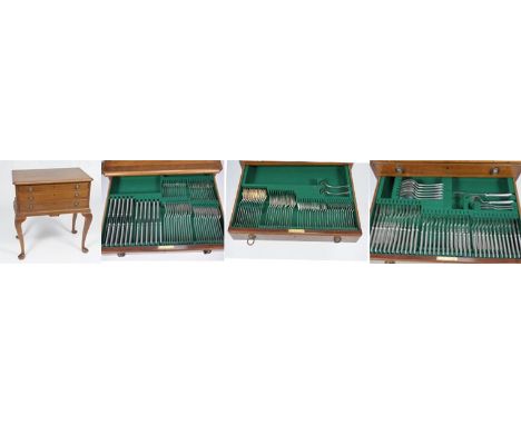 An extensive George V Mappin & Webb canteen of cutlery
Housed in a three drawer cabinet, comprising six serving spoons weight