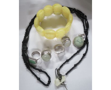 A collection of jewellery, to include bangle, rings, jet etc