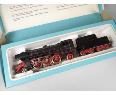 MARKLIN HO GAUGE DB ENGINE WITH SEPARATE TENDER 3005 IN ORIGINAL BOX AND NUMBERED 23014. Condition Report: Good overall condi