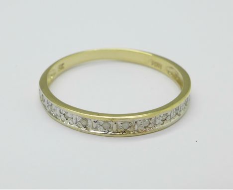 A 9ct gold and diamond ring, 0.9g, N