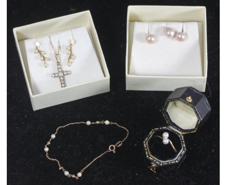 Various 9ct gold and pearl jewellery including pair of single pearl earrings and matching pendant, a 9ct gold, seed-pearl cru