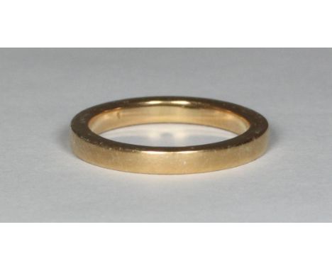 An unmarked gold wedding ring, probably 22ct gold, 4.0g 