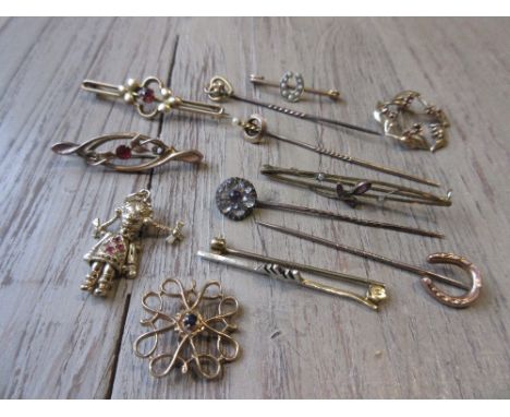 Two circular 9ct gold brooches, three various 9ct gold bar brooches, two other bar brooches, four stick pins and a charm 