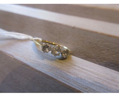 18ct Yellow gold three stone diamond set ring 