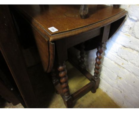 Early 20th Century oak gate leg table on barley twist supports 