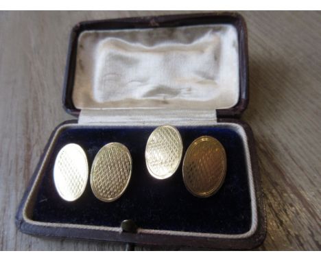 Pair of 15ct yellow gold engine turned decorated cufflinks in fitted box9g 