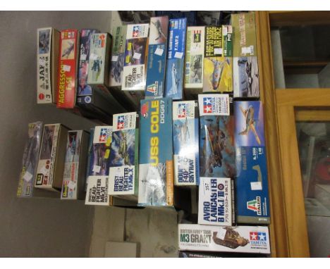 Group of twenty three various boxed scale models of aircraft including Tamiya, Italeri and Monogram 